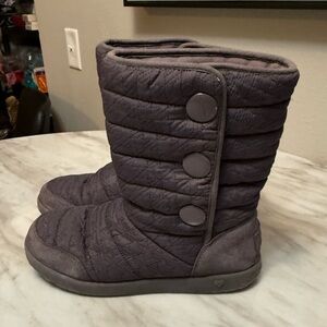UGG winter plum quilted boots size woman’s 5